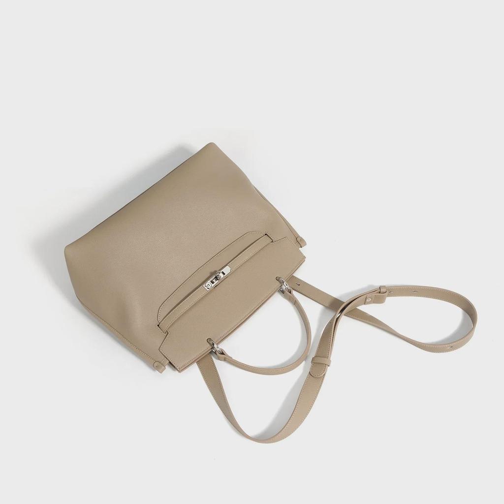 Женская сумка 2025 года в стиле ретро, осенняя платиновая: Универсальная, текстурированная сумка-мессенджер для ношения на плече и в руке