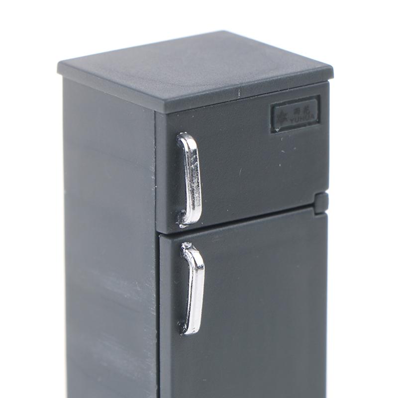 1 Pcs Dollhouse Home Furnishings Mini Color Plastic Refrigerator Model