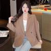 Осень 2026 Корейский уличный стиль Свободный кофейный костюм-пиджак для женщин