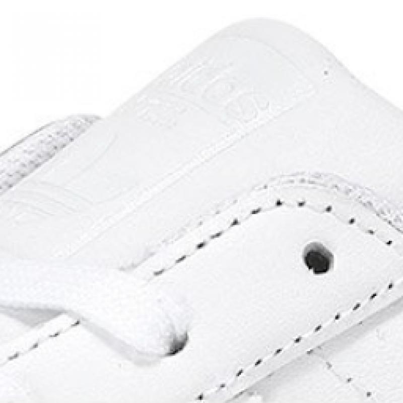 Выберите 1 из 4 суперзвезд Adidas