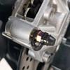 Универсальный CNC M10x18 Шаг 1.0/1.25мм Мотоцикл Тормозные Суппорты Штуцер Для Спуска Воздуха Масляный Шланг Масляный Сливной Болт Со Штуцером С Пылезащитным Колпачком
