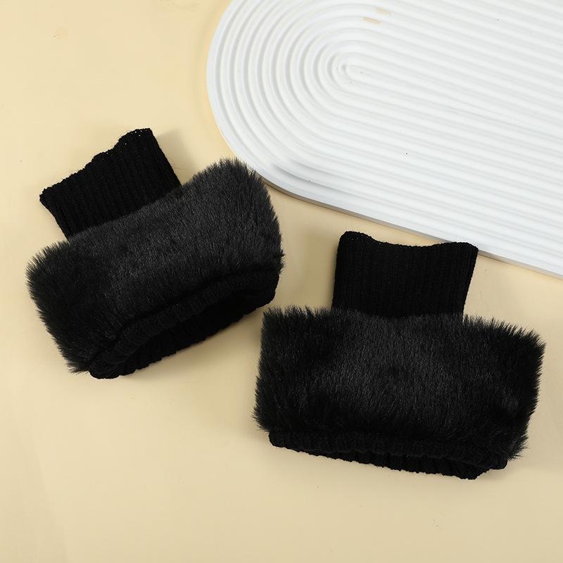 Женские пушистые вязаные гетры – однотонные, короткие, с отворотами, для осени и зимы.