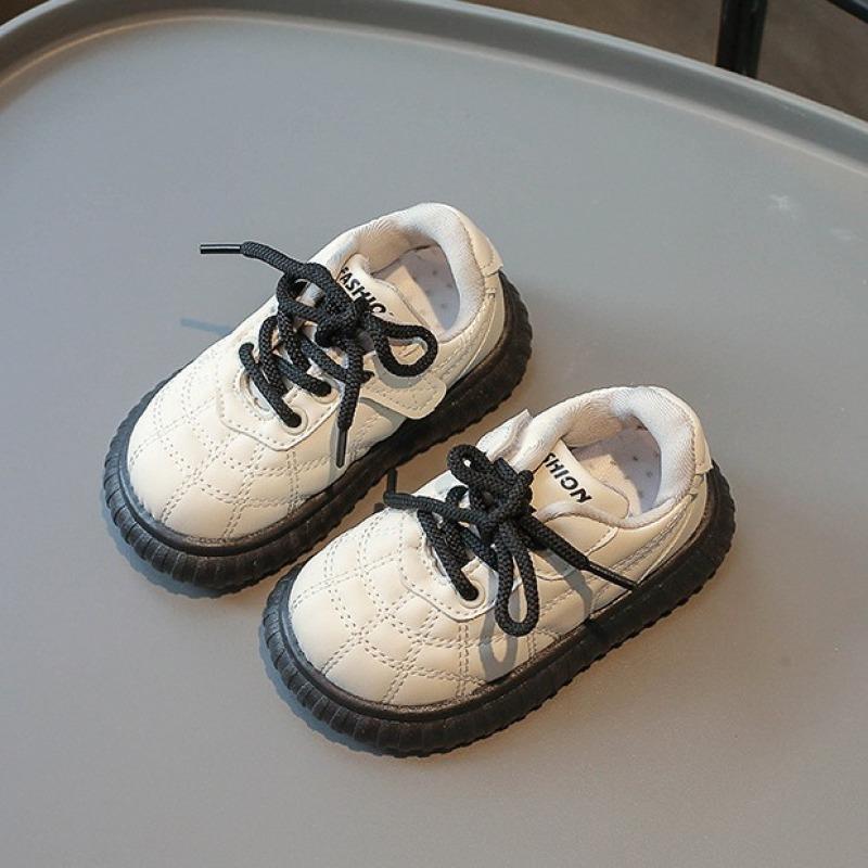 Осенняя новая сверхлегкая детская обувь, корейская версия детской повседневной обуви, модная маленькая кожаная обувь для мальчиков, обувь на мягкой подошве для маленьких девочек