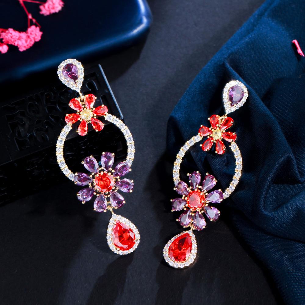 Ювелирные изделия CMM золотого цвета с кубическим цирконием и цветком серьги-капли