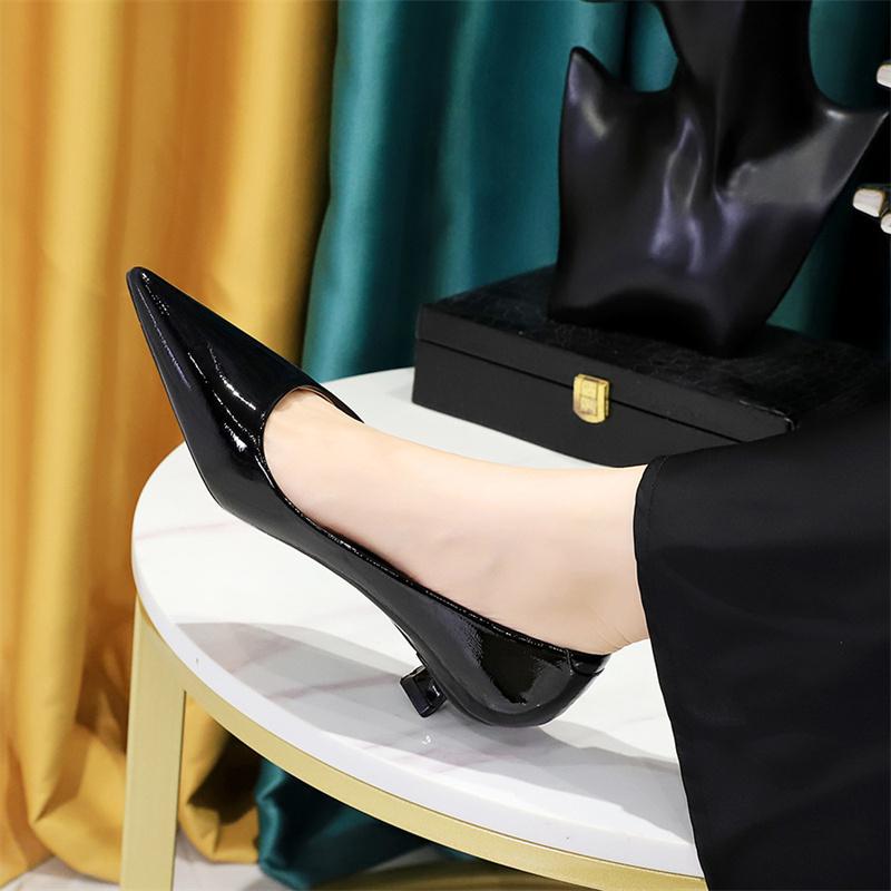Мода 2024 Весна Новые Туфли с заостренным носком и тонким низким каблуком Модные Золотые Удобные Простые Профессиональные Женские Одиночные Туфли