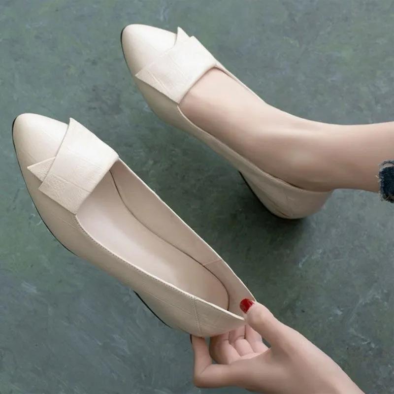 Толстые туфли, женские летне-осенние туфли из заостренной кожи на низком каблуке с неглубоким носком, красные универсальные женские туфли из мягкой кожи с низким берцем