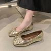 Французские серебристые туфли-лодочки женские 2025 осень новые высококлассные квадратный носок мягкая подошва с открытым верхом маленькие кожаные туфли плоские лоферы
