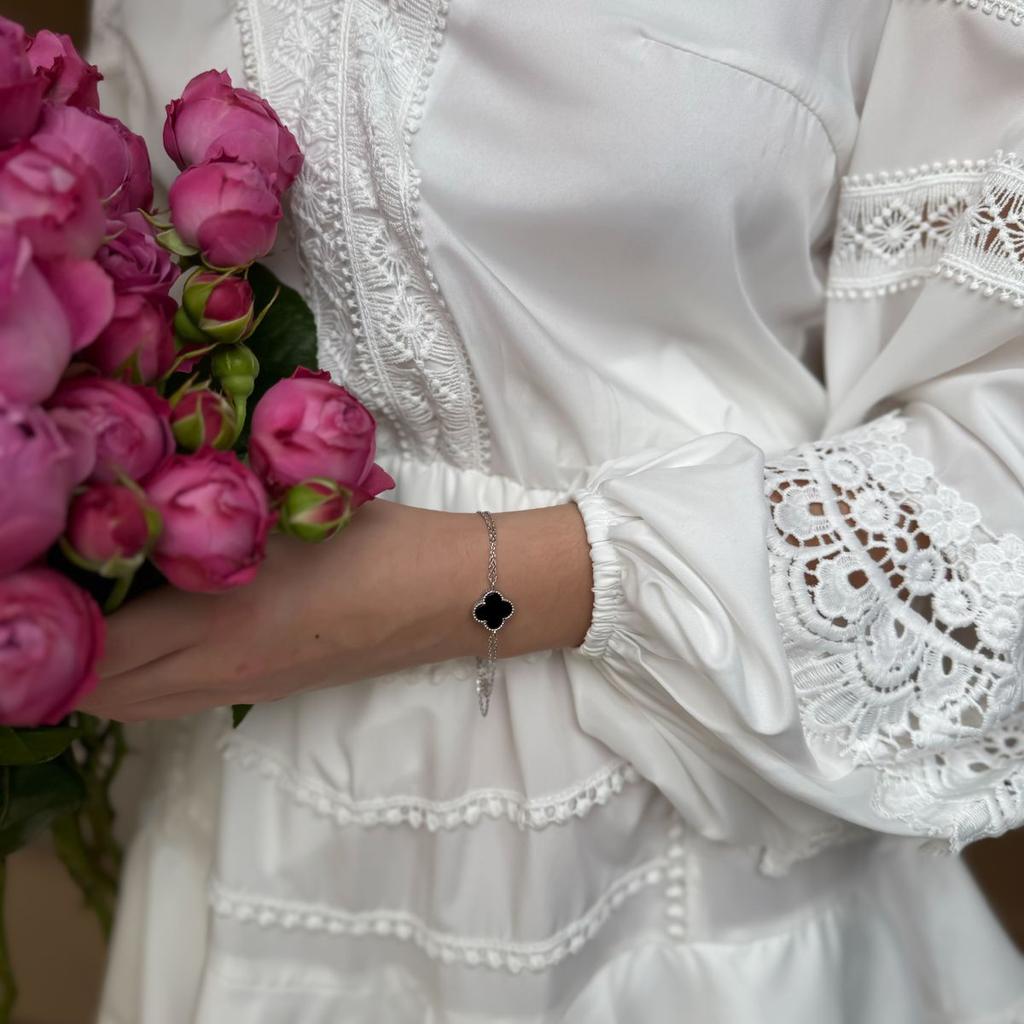 Серебряный браслет с натуральным ониксом, перламутром, вес изделия 3,26 гр (2172031)