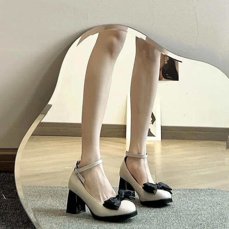 Французские ретро маленькие кожаные туфли женские 2025 новые летние с бантом на высоком каблуке нишевый дизайн Мэри Джейн одинарные туфли толстый каблук