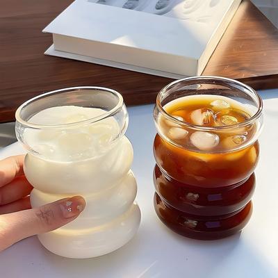 Прозрачный стакан для питья из рифленого стекла
