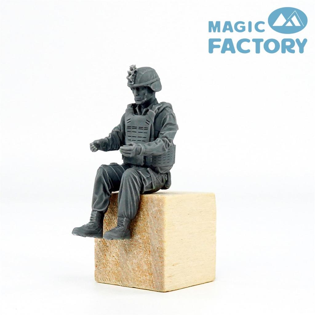 Magic Factory American MRZR D4 Crew Figure Resin Kit MGF7502 1/35 4-Piece
