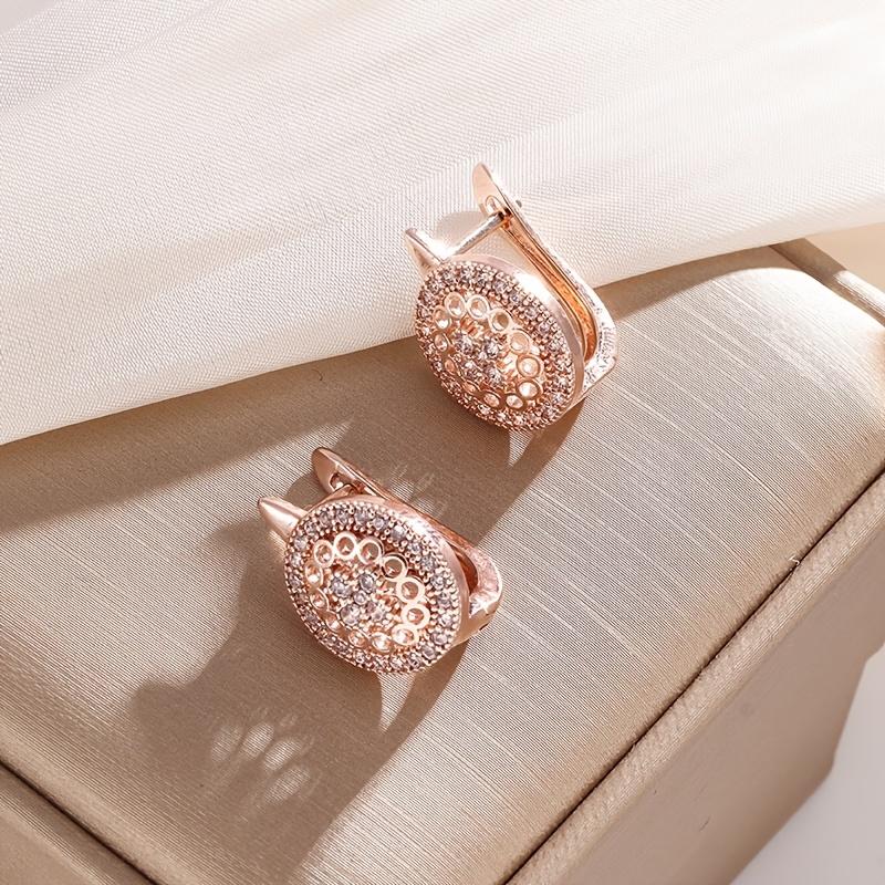 Элегантные серьги-подвески в винтажном стиле с синтетическим цирконием, полый цветочный дизайн, ювелирное украшение для повседневной носки на все сезоны