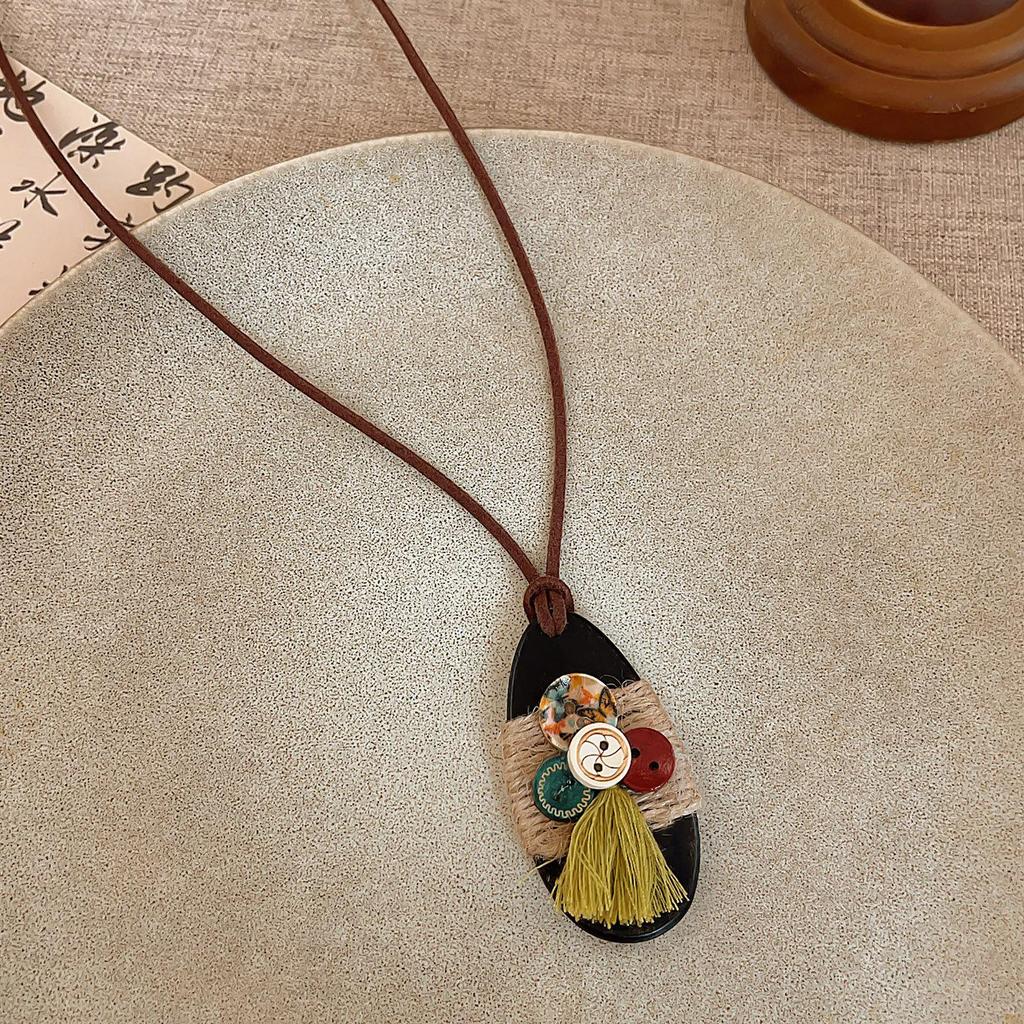 2025 Bohemian Ethnic Choker: Light Luxury Clavicle Necklace for Women