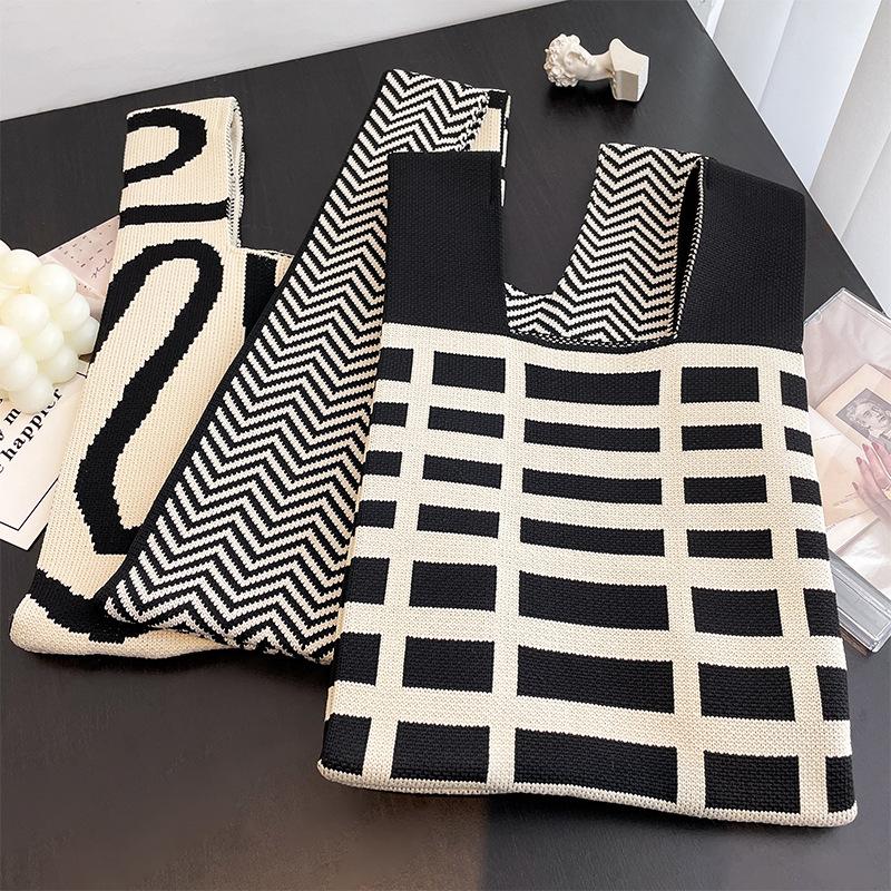 FASHION Women'S Knot Wrist Bag Handmade Knitted Bag Portable Mini Striped Tote Bucket Phone Bags Large Capacity Autumn Winter Handbags