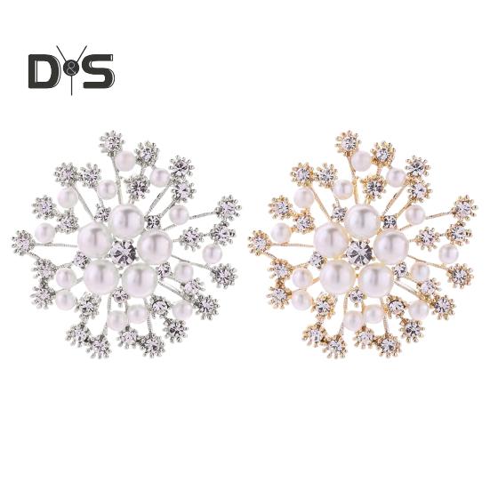 Women Brooch Snowflake Shape Rhinestone Faux Pearl Decor Anti-slip Wear-resistant Suit Coat Collar Hat Scarf Decoration Clothes Pin Prom Party