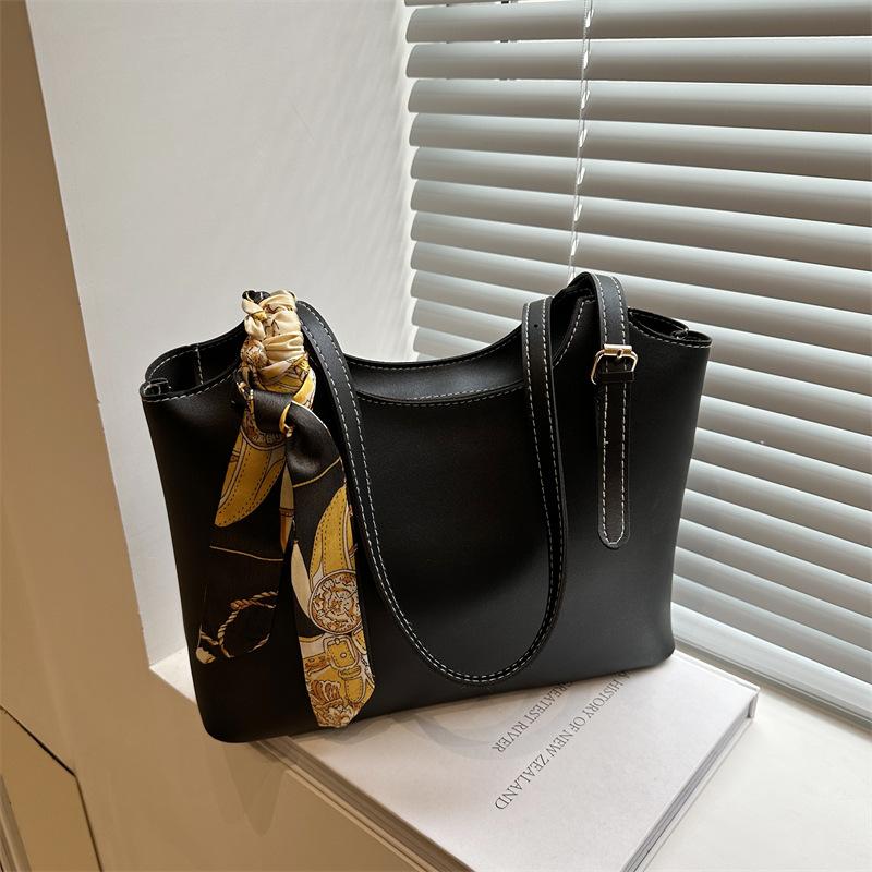 Early Spring New High-end Solid Color Tote Bag Silk Scarf Shoulder Bag Large-capacity Commuter Women's Bag Simple and Versatile