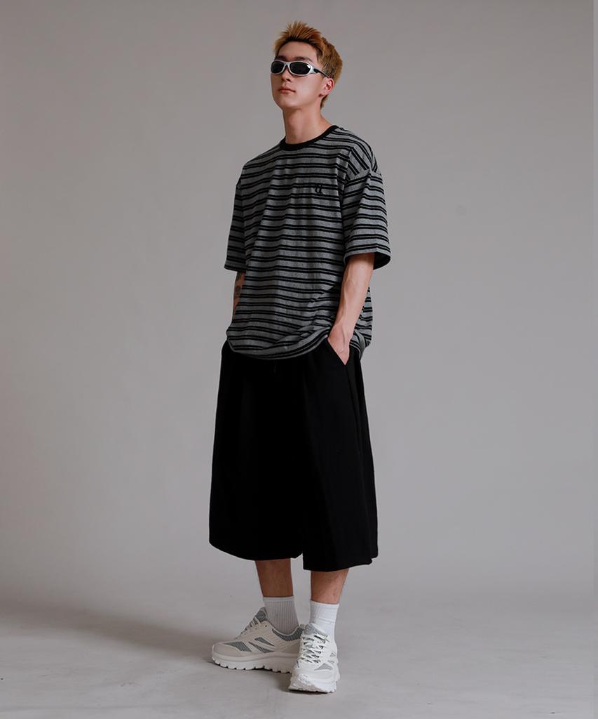 LIKE THE MOST Training Pintuck Autumn-Length Bermuda Shorts_Black