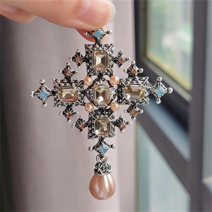 New Baroque Cross Rhinestone Brooch Female Temperament Coat Pin Corsage Shirt Collar Pin Versatile Accessories