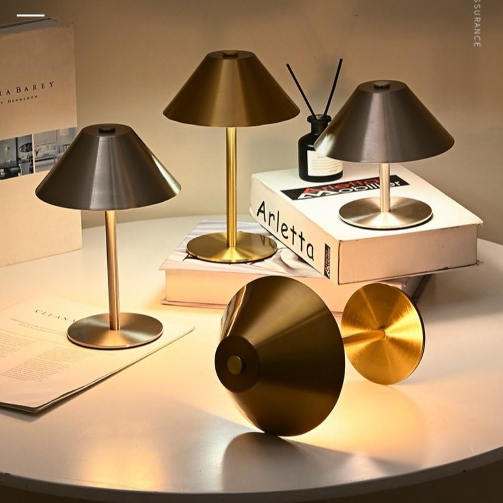 Mushroom LED Table Lamp 3 Color Lights Dimming Atmosphere Lamp Creative Bedside Lamp