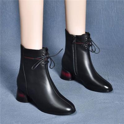 Кожаные большие хлопковые женские короткие ботинки 2025 осень и зима новые женские ботинки средний каблук ботинки Мартин круглый каблук бархатные короткие ботинки