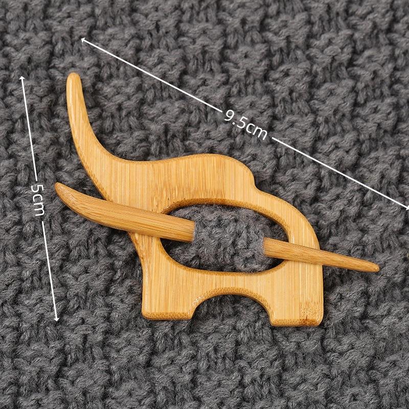 Brooch Pin with Woodenanimal Pattern