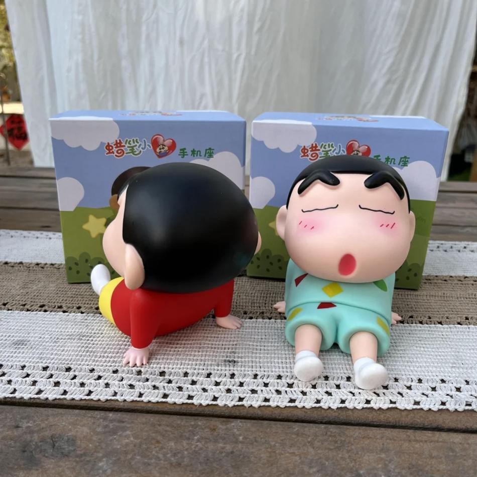 Crayon Shin-Chan Figures Phone Holder Kawaii Anime Desktop Ornaments Cartoon Watching TV Phone Support Cute Dolls Decorations