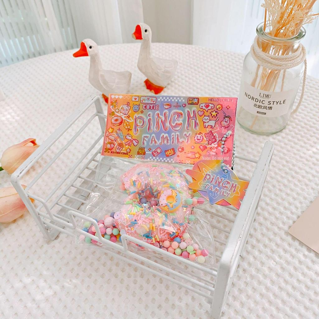 Медленный отскок плюшевой кошачьей лапы декомпрессионная игрушка симуляция