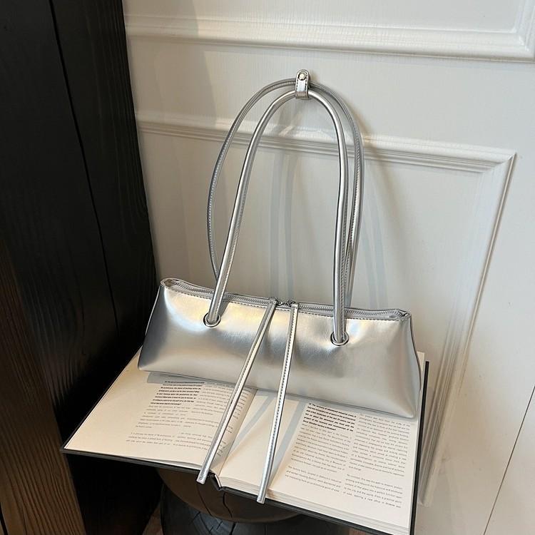 Сумка премиум-класса большой вместимости женская 2025 новая нишевая модная универсальная сумка-багет на одно плечо под мышкой