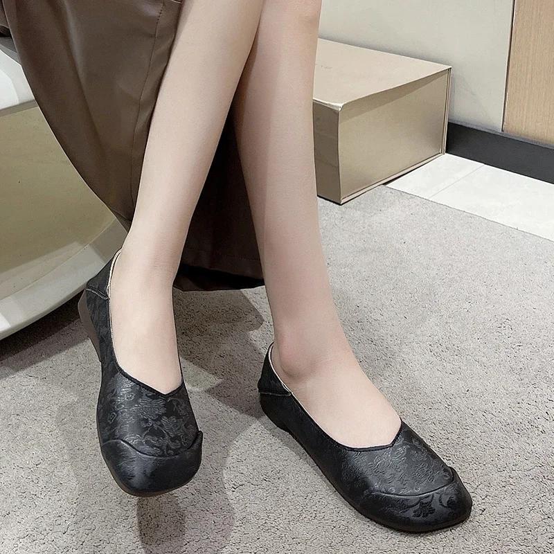 2024 Новые популярные женские туфли с квадратным носком на весну и осень, легкие, без застежек, универсальные Zapatos