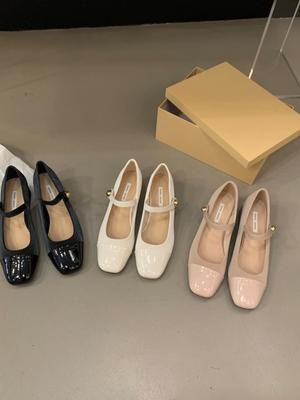 Туфли Мэри Джейн на грубом каблуке, женские туфли, новинка 2025 года, французский средний каблук, вечерние черные туфли с квадратной головкой, маленькие кожаные туфли