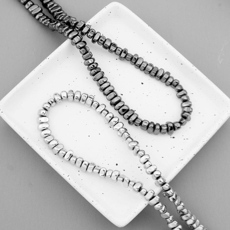 New Titanium Steel Stacking Necklace with Broken Silver and Black Agate Features Avant-garde Design for High-end Fashion Sweater Chain