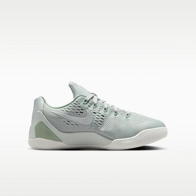 Детские кроссовки Nike Kobe 9 EM Low Light Silver Steam (GS) Светло-серебристый/Пар/Вершинный белый