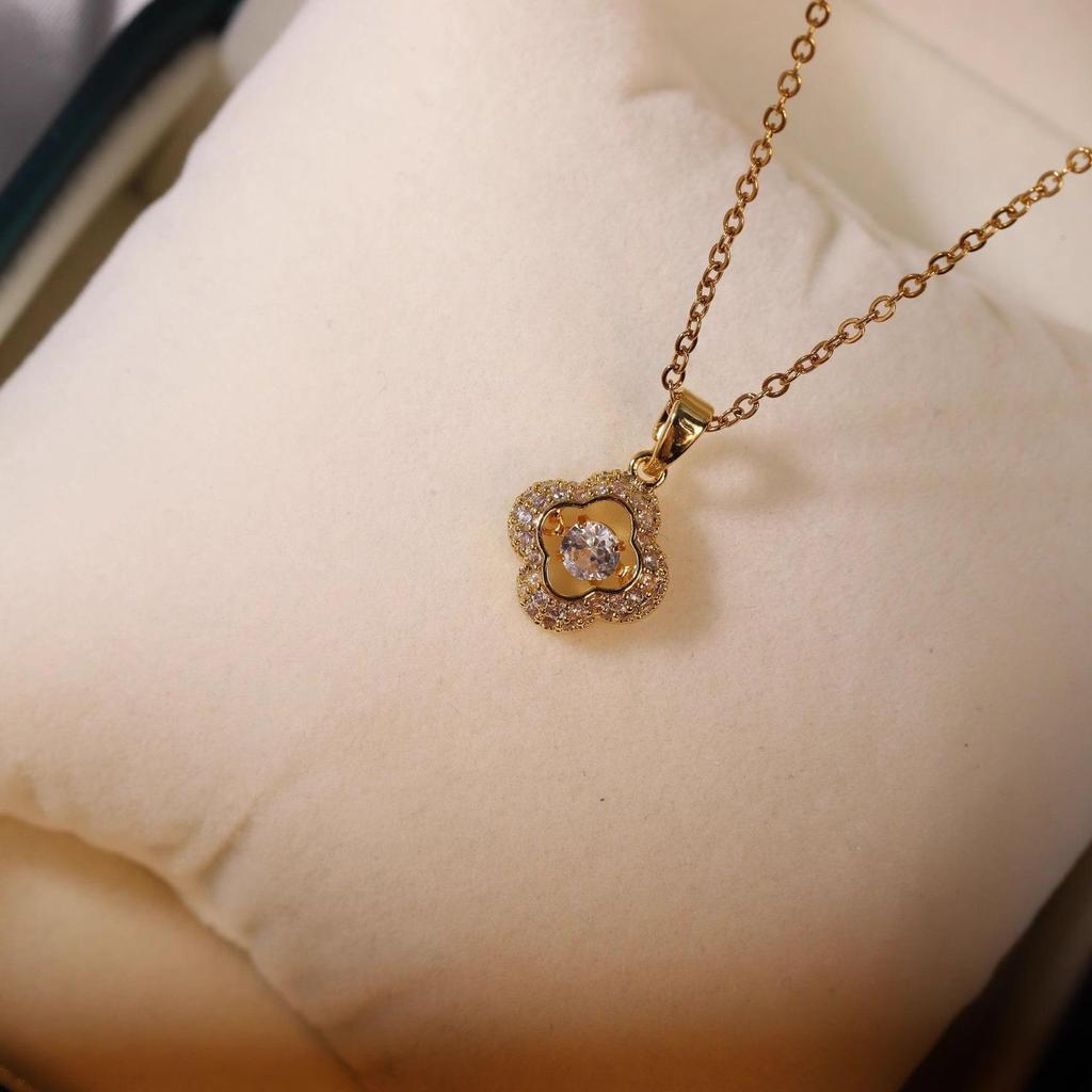 Copper-Plated Gold Four-Leaf Clover Pendant Necklace - High-End Non-Fading Luxury Accessory