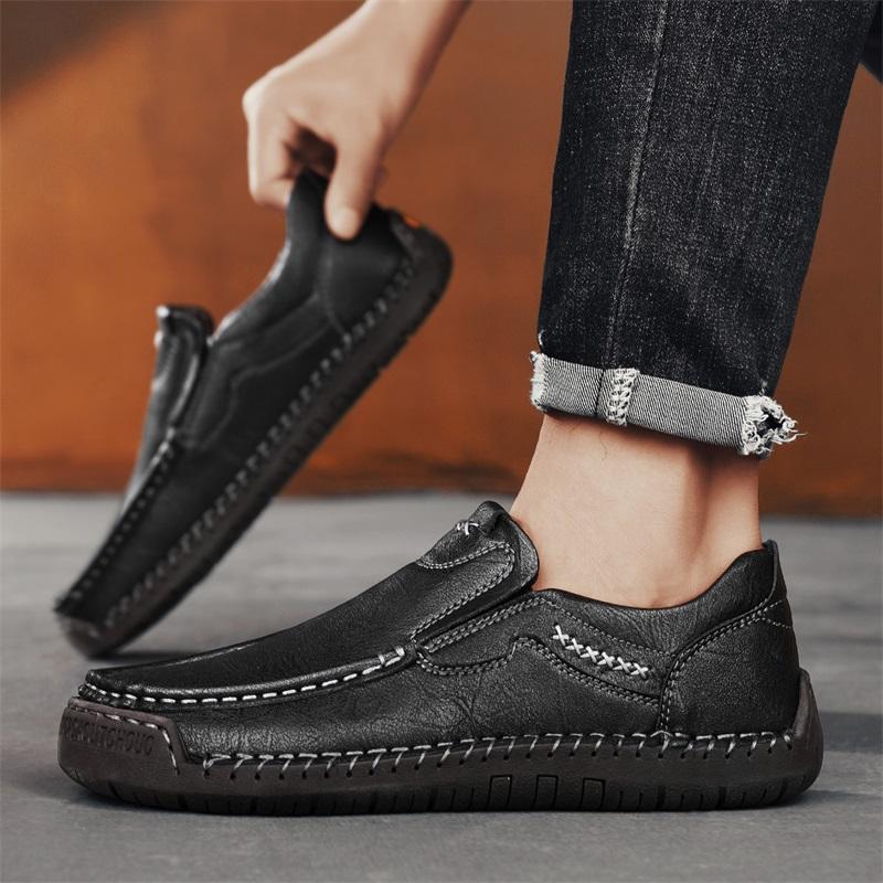 Fashion Comfortable Mens Soft-Soled Slip On Flats Casual Leather Loafers Versatile Business Shoes Non-Slip Male Hiking Shoes Moccasins