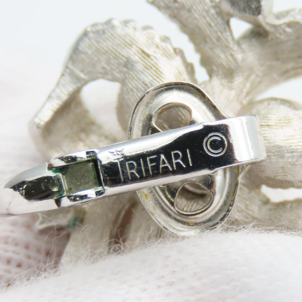 Used  Earring TRIFARI metal 10.8g Silver Trifari