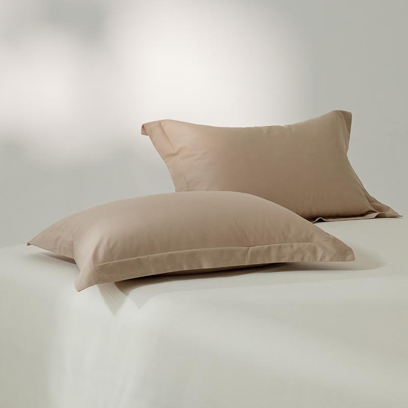 Набор из двух наволочек из матового длинноволокнистого хлопка - 100 нитей, однотонные, роскошные на ощупь