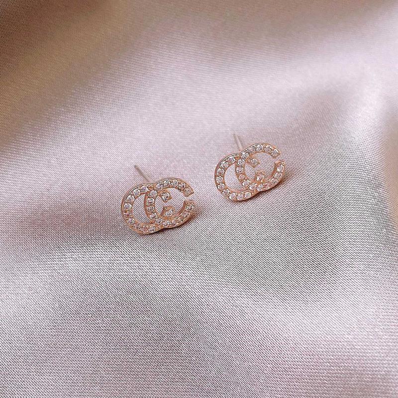 Модные женские геометрические серьги с двойной буквой C, новые модные простые и универсальные серьги в стиле Water Diamond