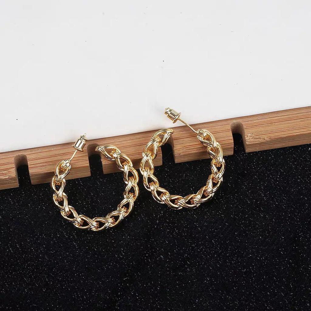 Европейские и американские серьги-кольца с плетеными колечками из пшеницы: Стильный дизайн ниши в форме буквы С для женщин