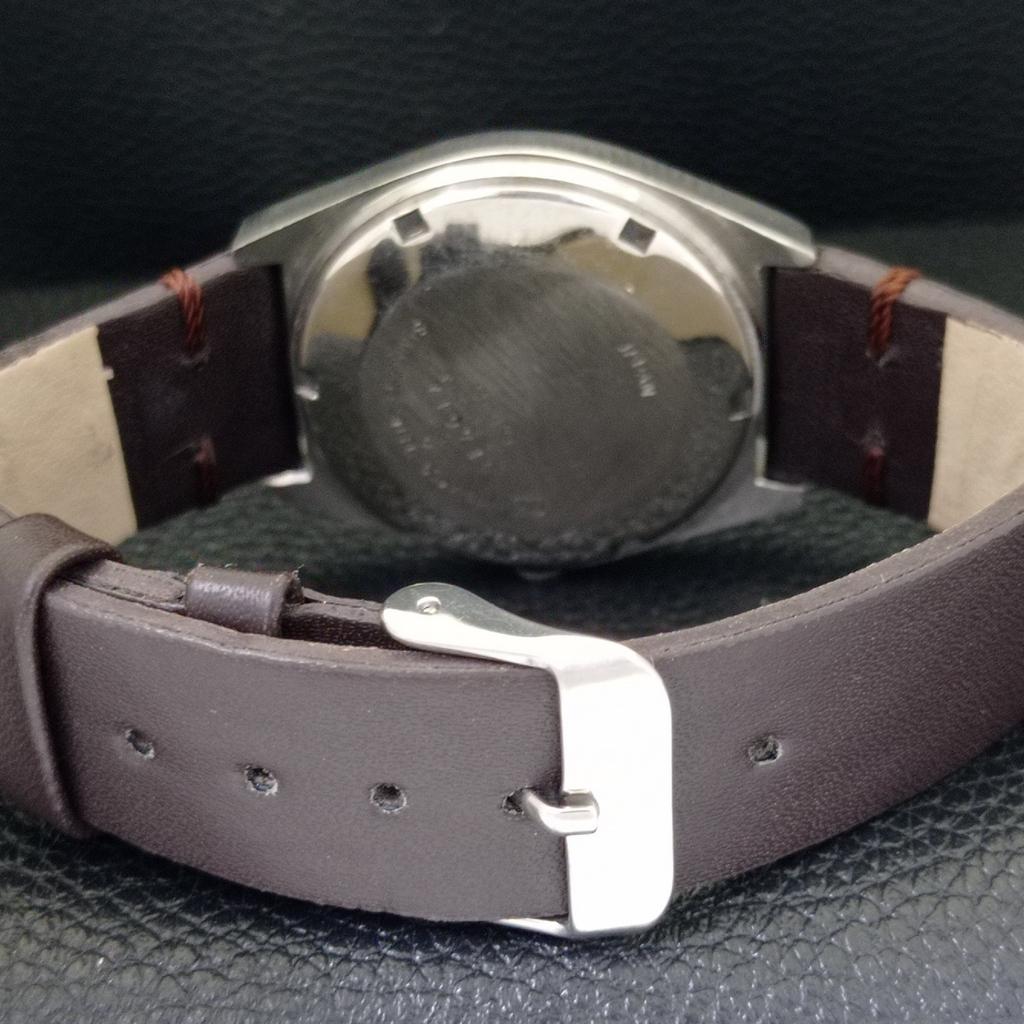 AUTOMATIC VINTAGE SEIKO 5 JAPAN MENS SILVER COLOR DIAL WATCH A701231-5 R206a-a701231