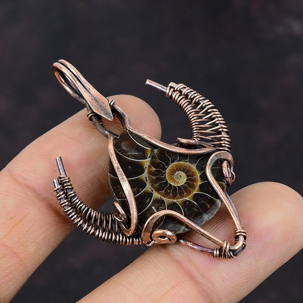 Подвеска из ископаемого аммонита из меди, обернутая проволокой, подвеска в форме бычьей морды, ручная работа, медные украшения, подарок для нее, обернутая проволокой, драгоценные камни