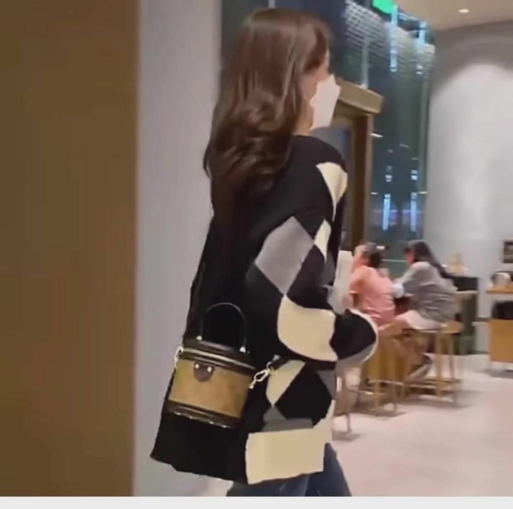 Женский кардиган средней длины с цветными блоками, ромбовидной вязкой — свободный, ленивый стиль