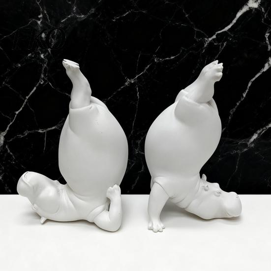Funny Book Organizers Clumsy Hippo Bookends, Heavy Resin Acrobatic Bookend Holders, Creative Notebook Stand Decorative Statues for