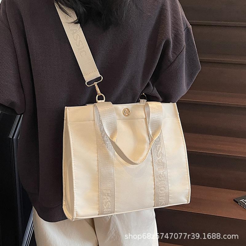 Large Capacity Simple Casual Handbag Women's Bag 2025 New Fashionable Lightweight Canvas Tote Bag Shoulder Crossbody Bag