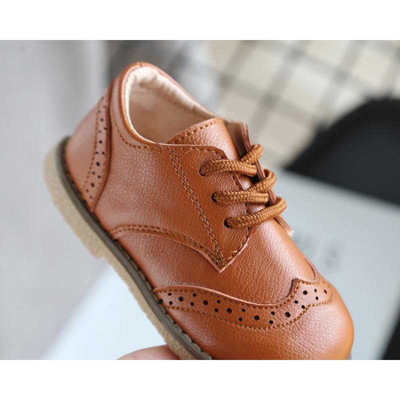 Кожаные туфли для мальчиков в британском стиле, весенние детские туфли на мягкой подошве, корейская версия, на шнуровке, для маленьких девочек, одинарные туфли