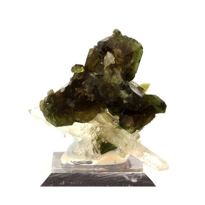 Pierres et Minéraux. Uvite, Quartz, Magnesite. 181.0 ct. Brumado, Bahia, Brésil.