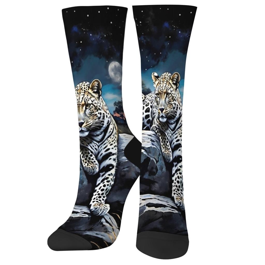 A Pair of Leopard Print Fashion Socks Retro Harajuku Art Crew Socks Skin-friendly Breathable Socks Unisex Sports Casual Party