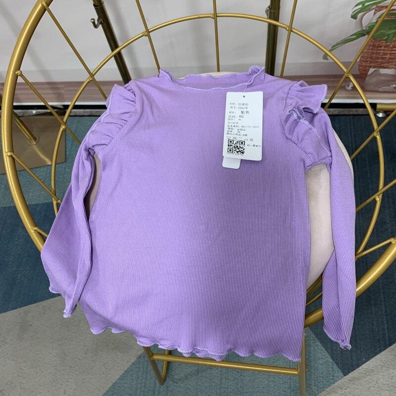 Девушка в осеннем контракте, чистый цвет, стройное тело, нижняя верхняя одежда