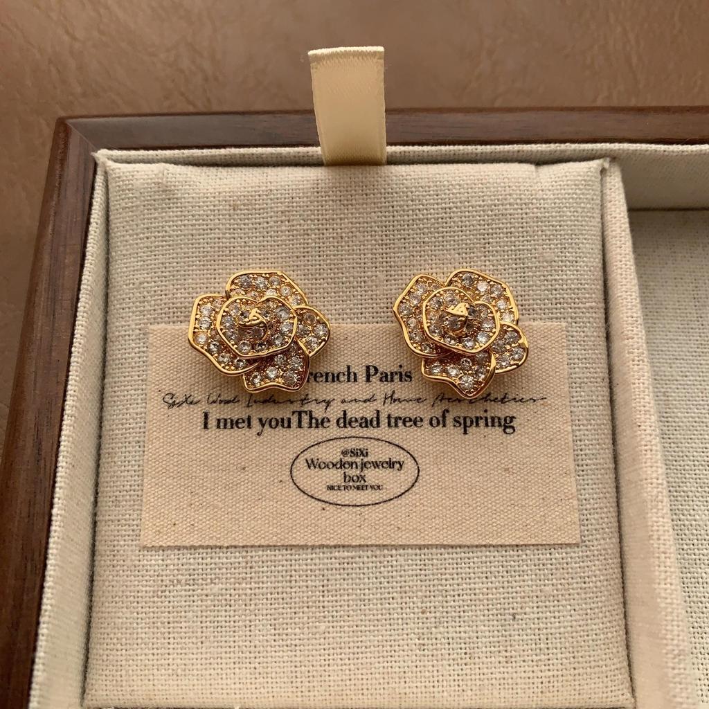 Gentle And Delicate Flower Pearl Zircon Stud Earrings Retro Loose Sweet Luxury Light Luxury High-End Earrings