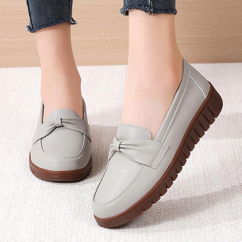 Новые весенние женские туфли-туфли на мягкой подошве для мам, модная и повседневная женская обувь