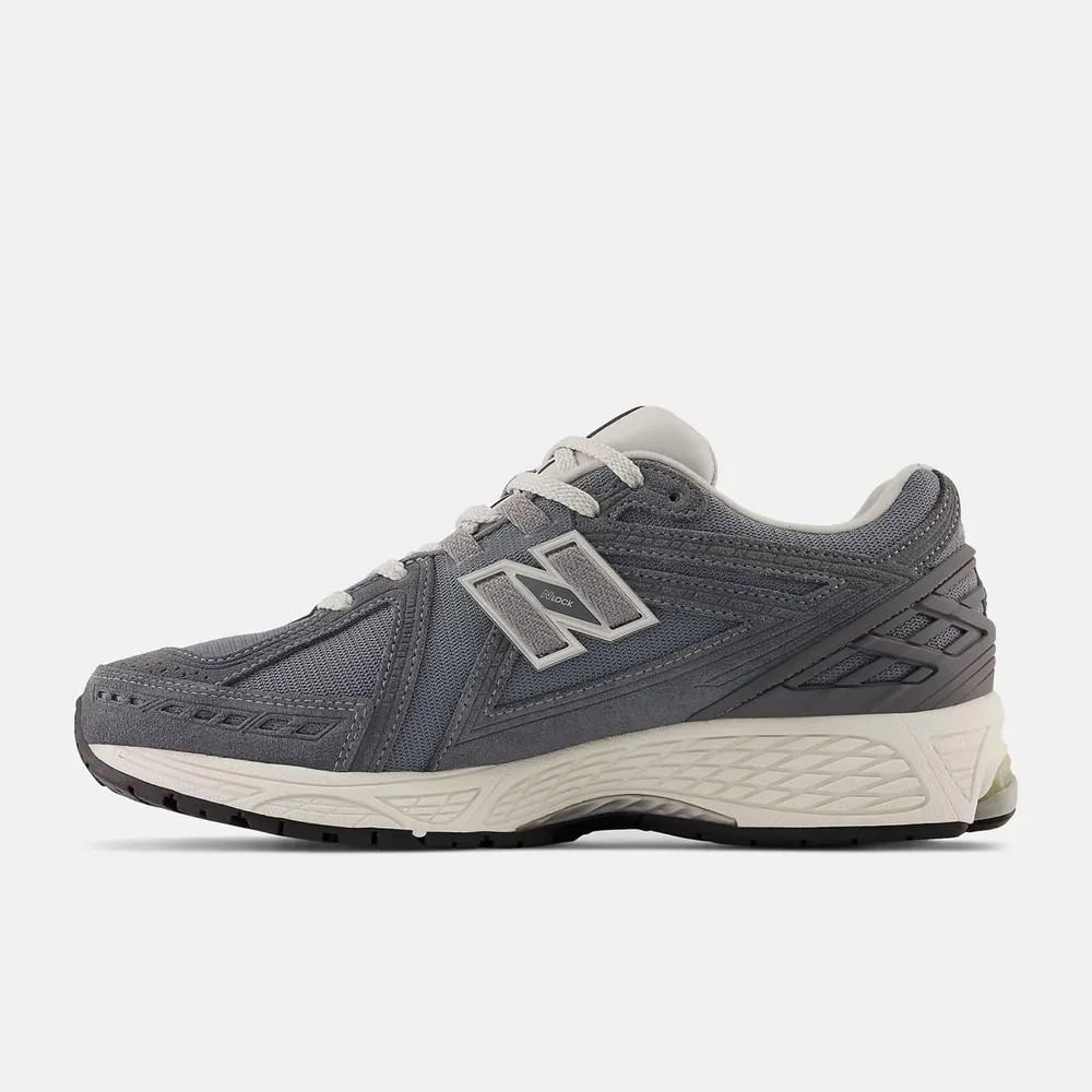 New Balance 1906R Титан серого цвета M1906RV